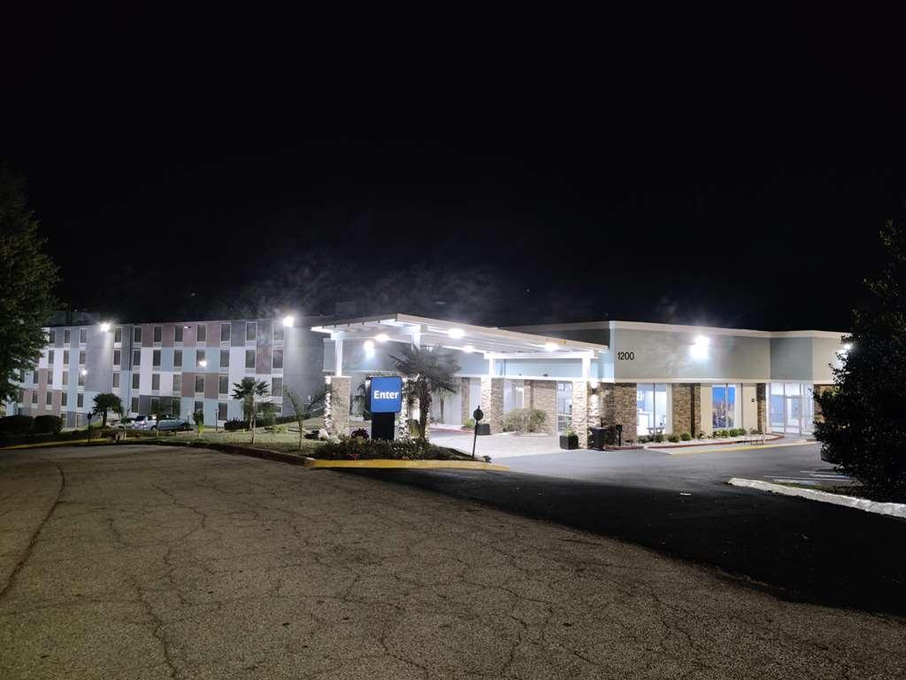Best Western Atlanta Cumberland Galleria Hotel Smyrna Exterior photo